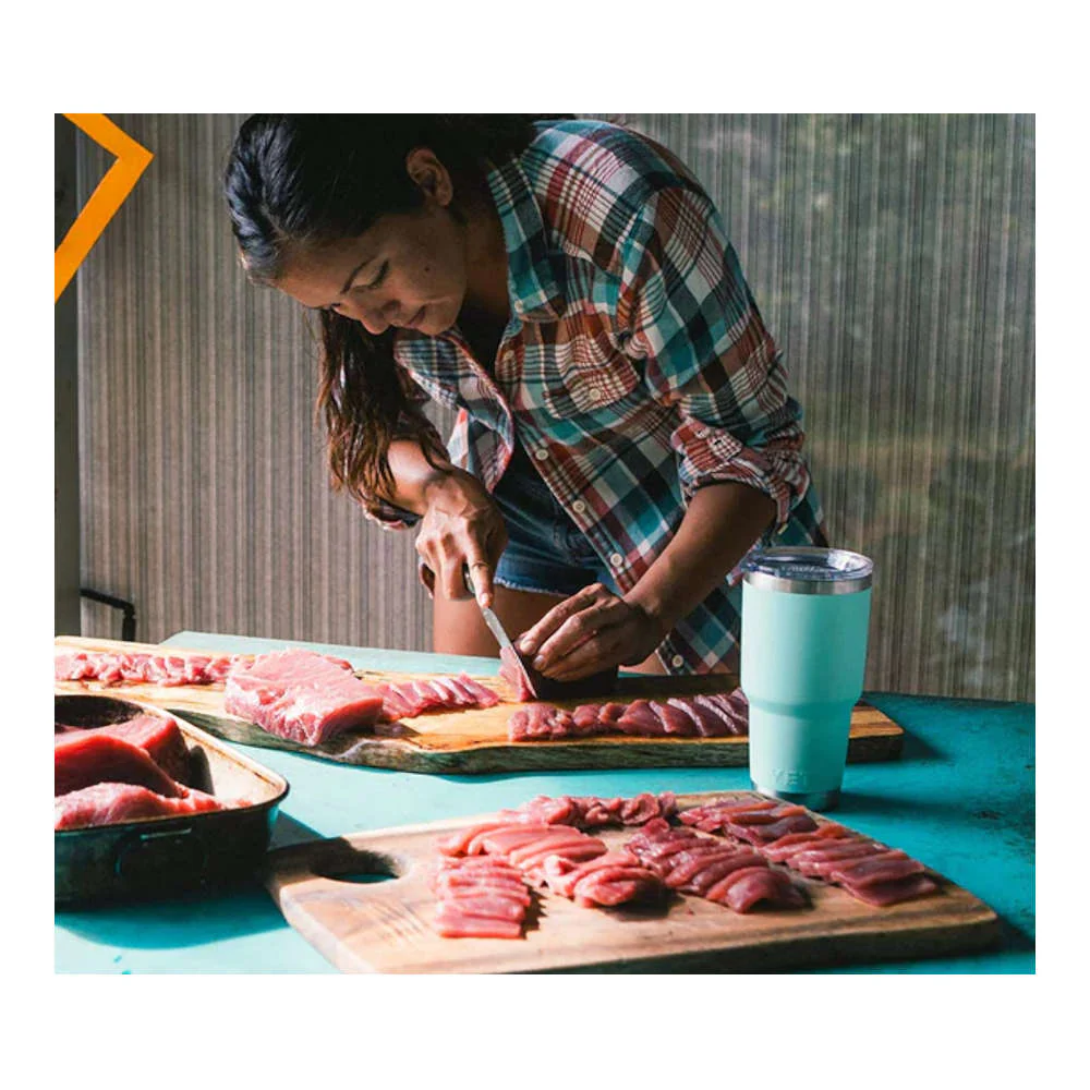 YETI - Rambler Tumbler 887 ml // Königskrabbe – Bild 5