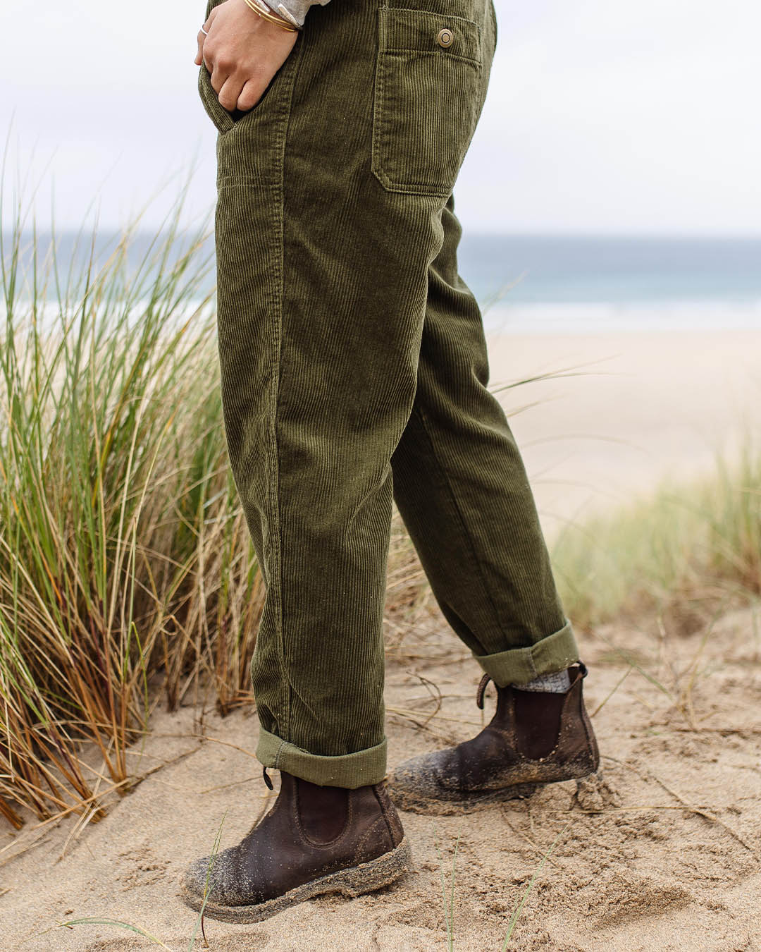 Tiaga Cord Latzhosen - Khaki – Bild 6