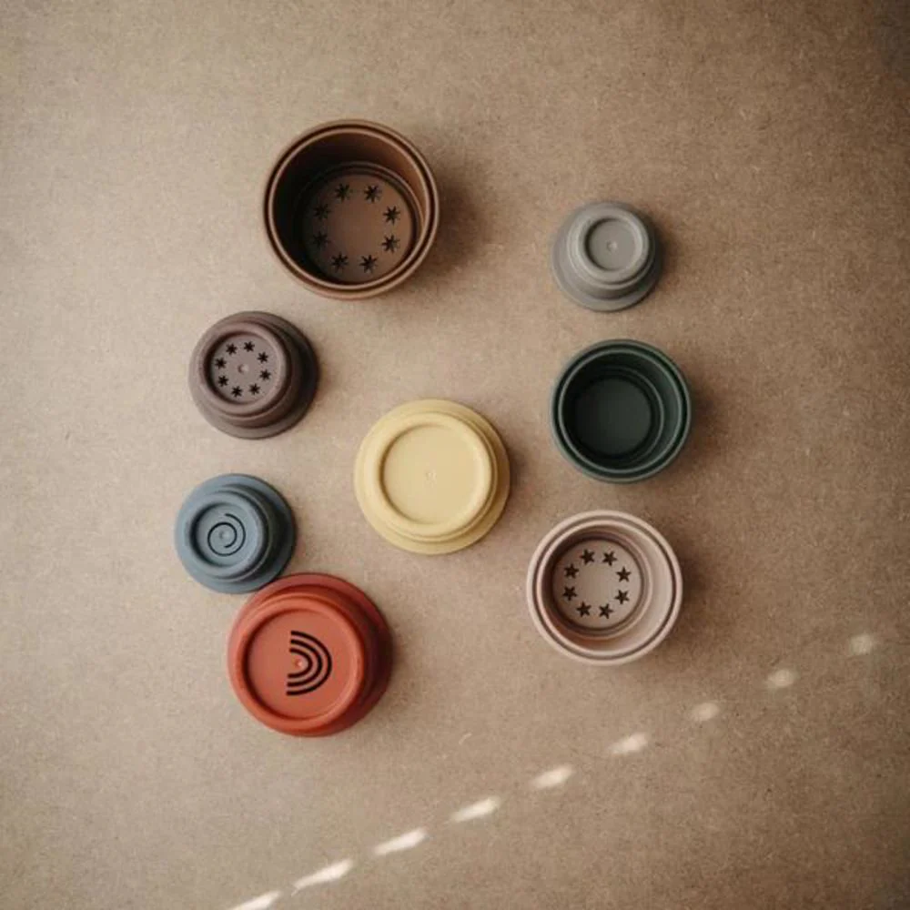 Mushie Motorik-Spielzeug Stapelbecher, Retro, BPA-frei – Bild 5