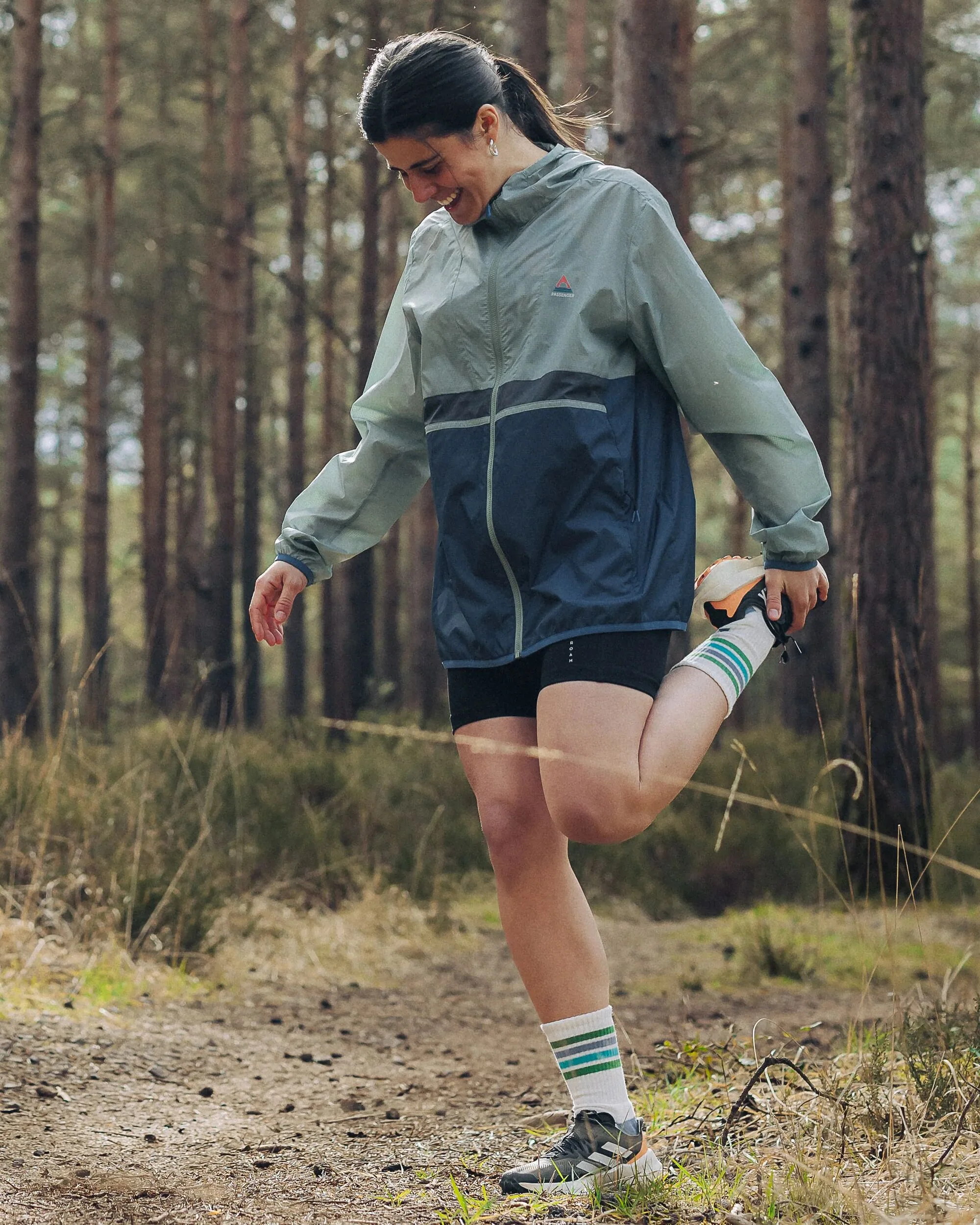 Viento Windjacke - Pistazie/Dunkelblau – Bild 6