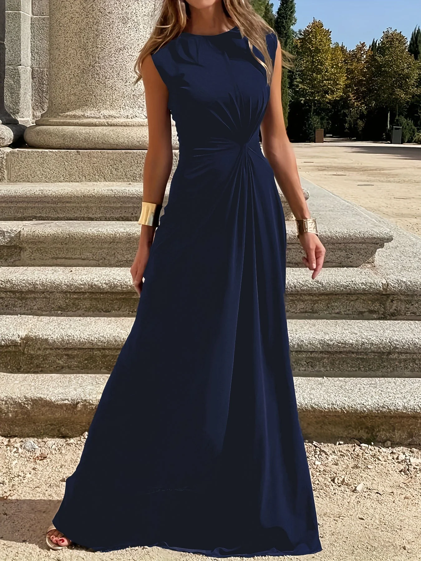 Elegantes Damen Maxikleid mit Raffung und Rundhals – Bild 9